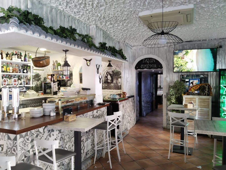 MESÓN RESTAURANTE EL CAZADOR
