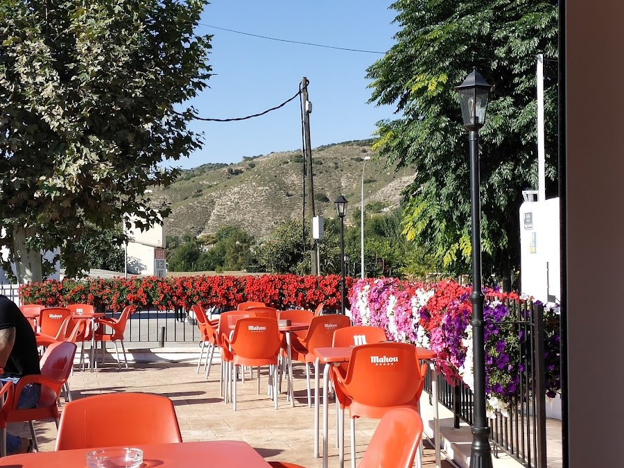 Bar la piscina