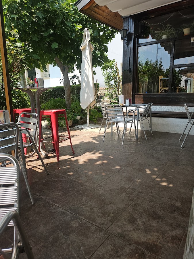 Bar Romantic