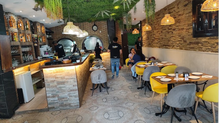 Merecumbe Comida Venezonala Plaza De la Fuente honda, C. Antonio Machado, 10, 28911 Leganés, Madrid